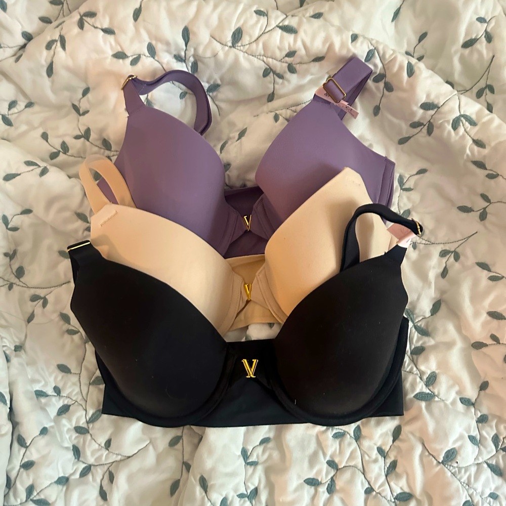 brand new victorias secret lightly lined bras